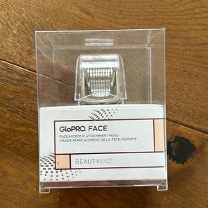 GloPRO face microtip attachment head